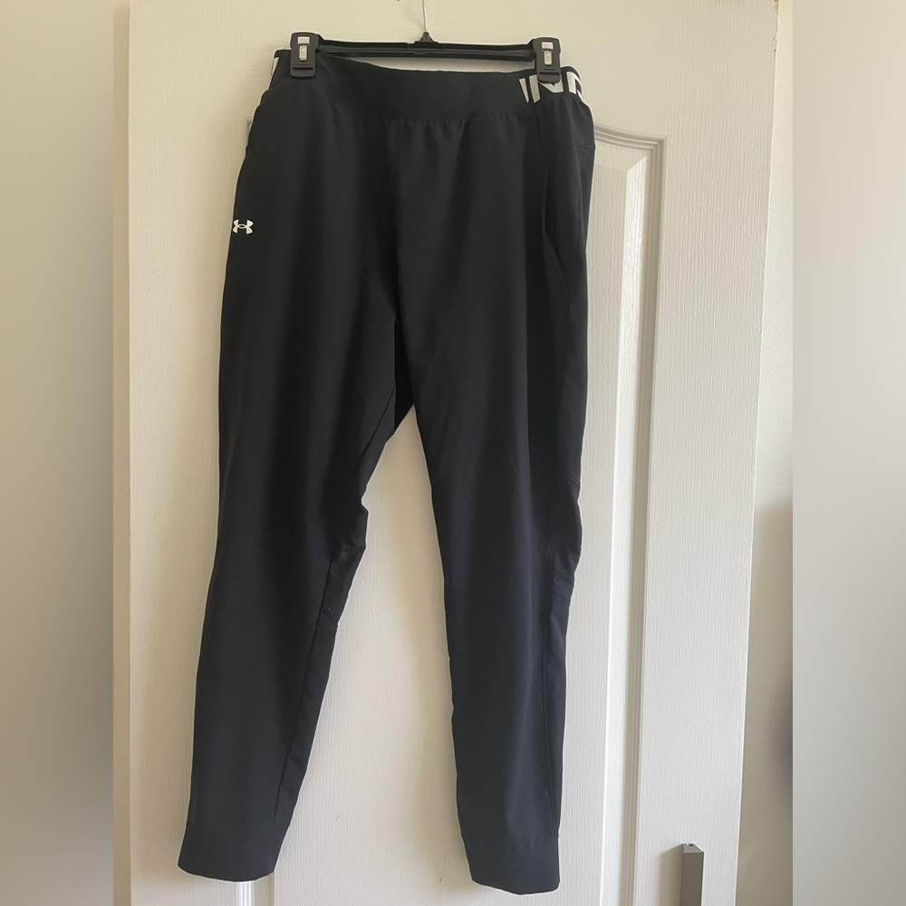 Under Armour Women’s Lightweight Jogger Black